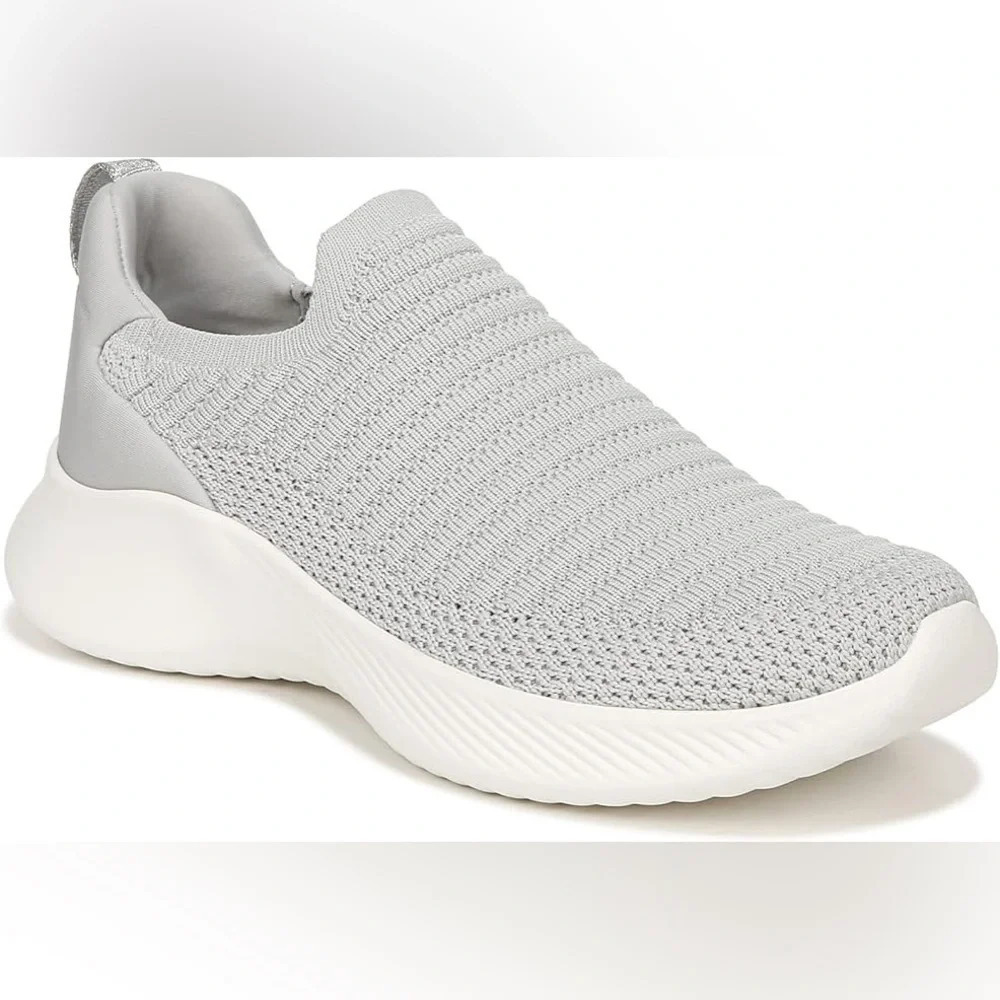 NIB Naturalizer Women’s Elite Knit Sneakers in Urban Mist in size 6W